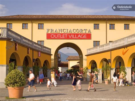 outlet village franciacorta italy.